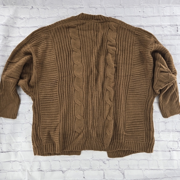 Cable Knit Extra Large Brown Cardigan - Picture 6 of 6